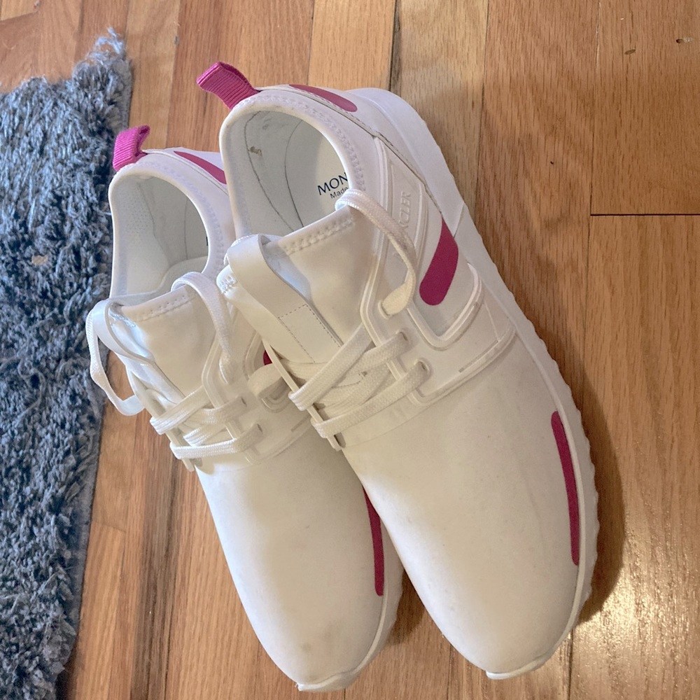 MONCLER SNEAKER SIZE 40